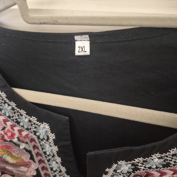 Boho Embroidered Cotton Tunic Top 2XL Black Floral Peasant Johnny Was Style - Picture 3 of 6